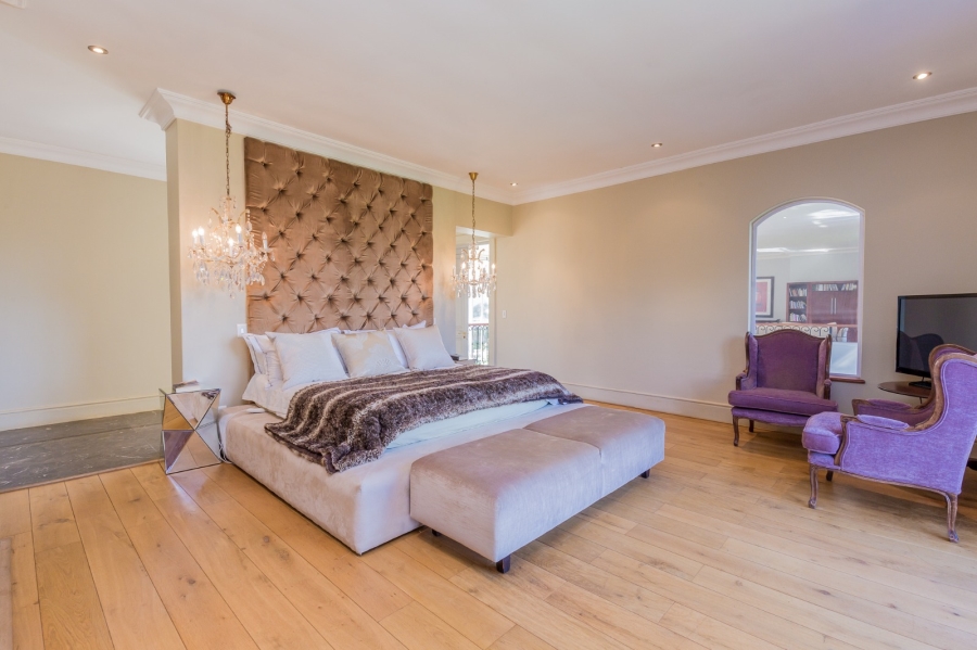 To Let 7 Bedroom Property for Rent in Constantia Western Cape